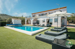 Casa Wood - family holiday villa with pool